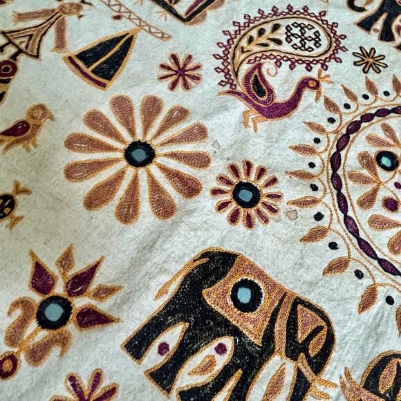 Vintage Indian Kantha Embroidered Tapestry – Elephants, Horses & Folk Motifs - Picture 4 of 14